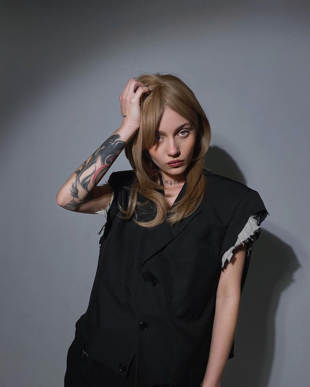 "Колишній" Кароль засвітився в кліпі росіян: деталі скандалу